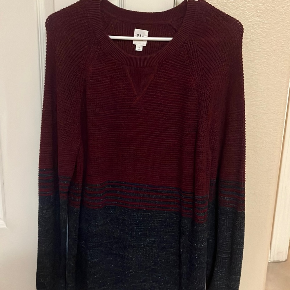 gap sweater